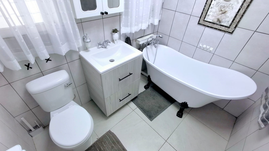 4 Bedroom Property for Sale in Sasolburg Ext 10 Free State